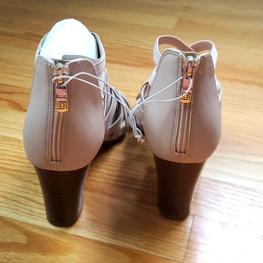 Shoes - Picture 2 of 4